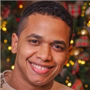 Soy profesor de informática titulado, con más de 2 años de experiencia enseñando herramientas tecnológicas.